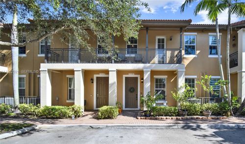 1121 Sw 147th Ter, Pembroke Pines, FL, 33027-6182 | Card Image