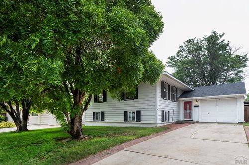 61 Louis Nelson Rd, Pueblo, CO, 81001-1701 | Card Image