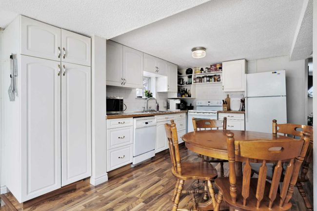 5111 47 Avenue, Home with 2 bedrooms, 2 bathrooms and 4 parking in Sylvan Lake AB | Image 10