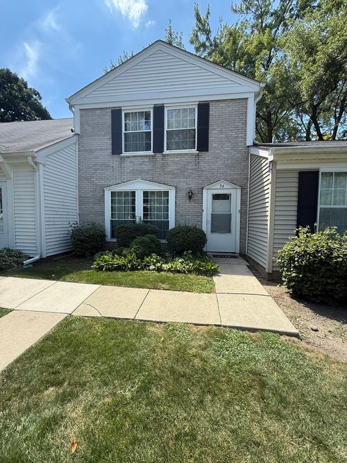 32-32 Bright Oaks Cir, Cary, IL, 60013-1548 | Card Image