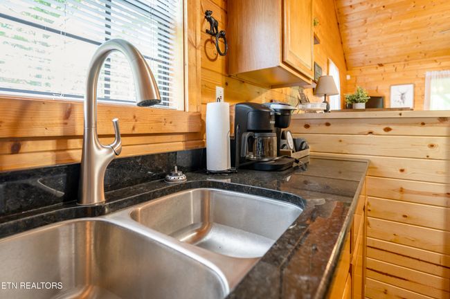 2230 Cove Creek Dr, House other with 2 bedrooms, 2 bathrooms and null parking in Sevierville TN | Image 12