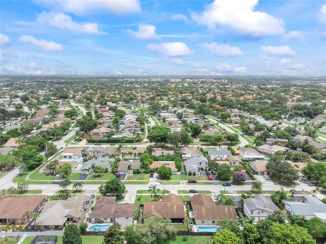 4094 Nw 1 St Pl, House other with 3 bedrooms, 2 bathrooms and null parking in Deerfield Beach FL | Image 47