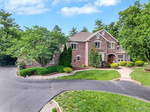 845 Coulange Ct, Creve Coeur, MO, 63141-7340 | Card Image