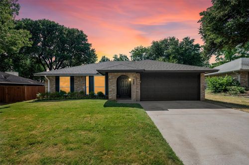 2407 Cranberry Ln, Euless, TX, 76039-8057 | Card Image