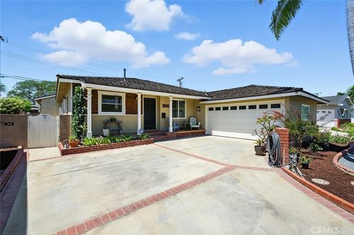853 Roxanne Ave, Long Beach, CA, 90815-5014 | Card Image