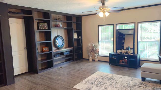 22902 Sweet Liberty, House other with 3 bedrooms, 5 bathrooms and null parking in Elmendorf TX | Image 5
