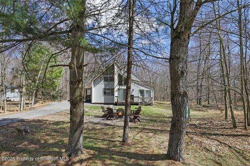 74 Mildred Dr, Clifton Township, PA, 18424-8980 | Card Image