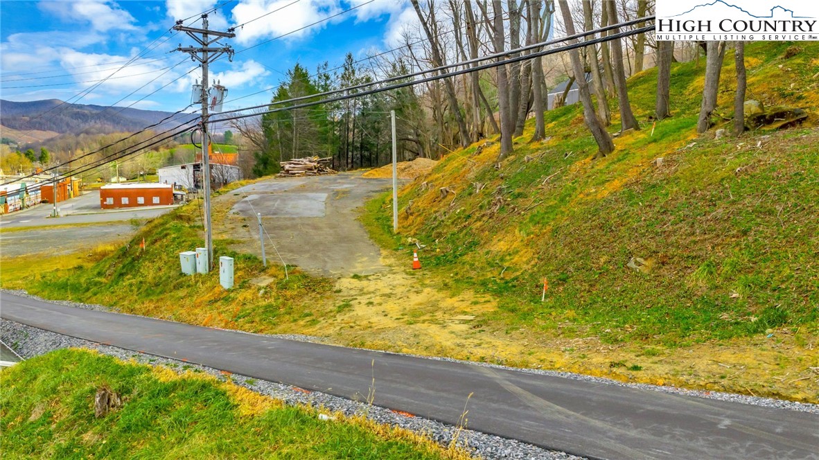 Land in West Jefferson 3