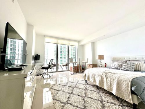 1205-1300 Brickell Bay Dr, Miami, FL, 33131-3380 | Card Image