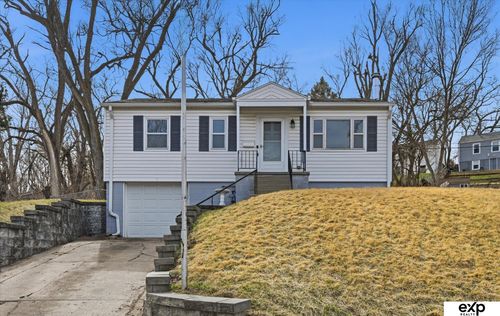 6325 Ruggles St, Omaha, NE, 68104-2652 | Card Image