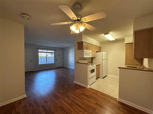 apt-131-2350 Bering Dr, Houston, TX, 77057-4735 | Card Image