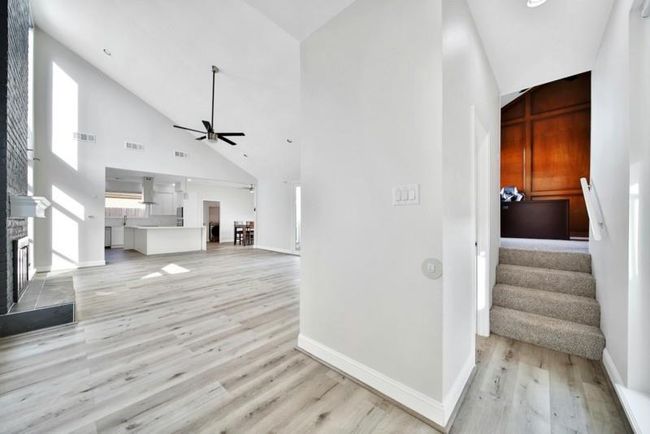7607 Bankside Dr, House other with 3 bedrooms, 4 bathrooms and 2 parking in Houston TX | Image 5