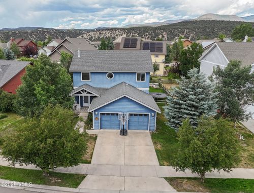 541 Bluffs Dr, Eagle, CO, 81631-5149 | Card Image