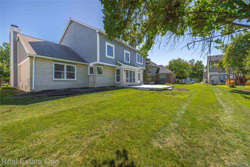 7240 Silverbeech Ln, West Bloomfield, MI, 48323-1384 | Card Image