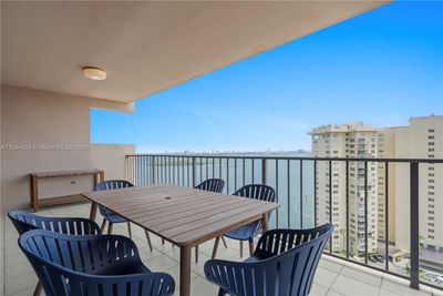 2008 - 1800 Ne 114th St, Condo with 2 bedrooms, 3 bathrooms and null parking in Miami FL | Image 2