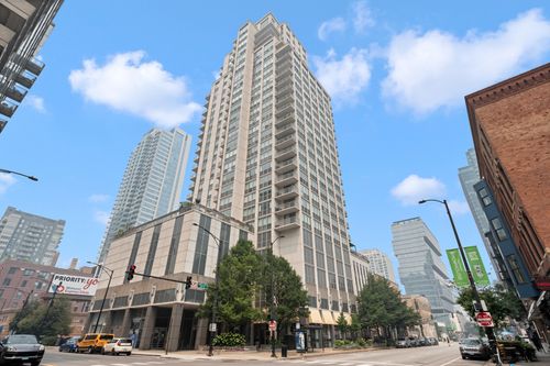 804-200 W Grand Ave, Chicago, IL, 60654-4474 | Card Image