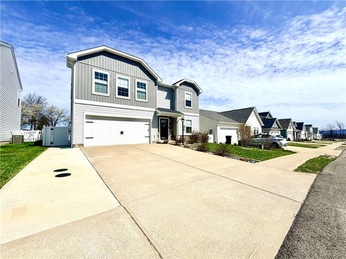 1017 Colonial Dr, Uniontown, PA, 15401-8937 | Card Image