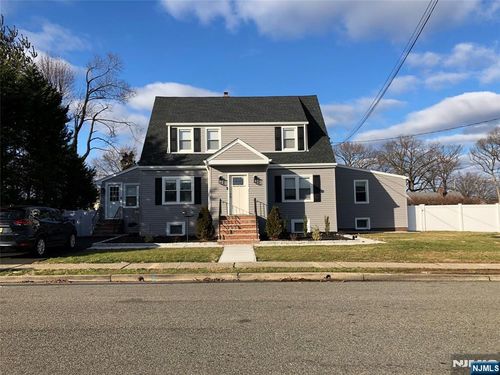 373 Floral Ln, Saddle Brook, NJ, 07663-5043 | Card Image