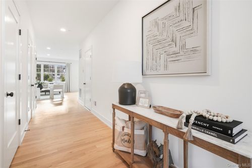 22-2040 Crompond Rd, Yorktown Heights, NY, 10598-4231 | Card Image