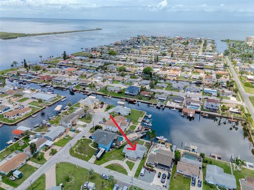 13637 Lagoon Dr, HUDSON, FL, 34667-1538 | Card Image