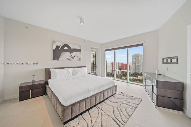 APT-2600 - 60 Sw 13 Th St, Condo with 3 bedrooms, 4 bathrooms and null parking in Miami FL | Image 18