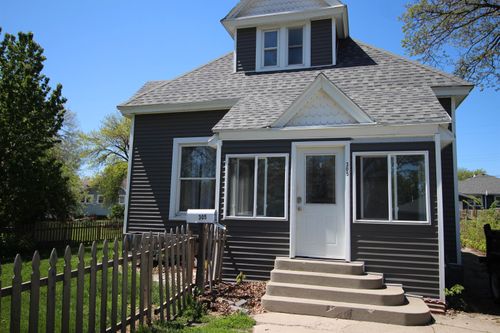 305 N 10th St, Norfolk, NE, 68701-3925 | Card Image
