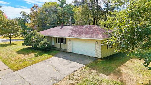 123 Merrimac St, Laconia, NH, 03246-3851 | Card Image