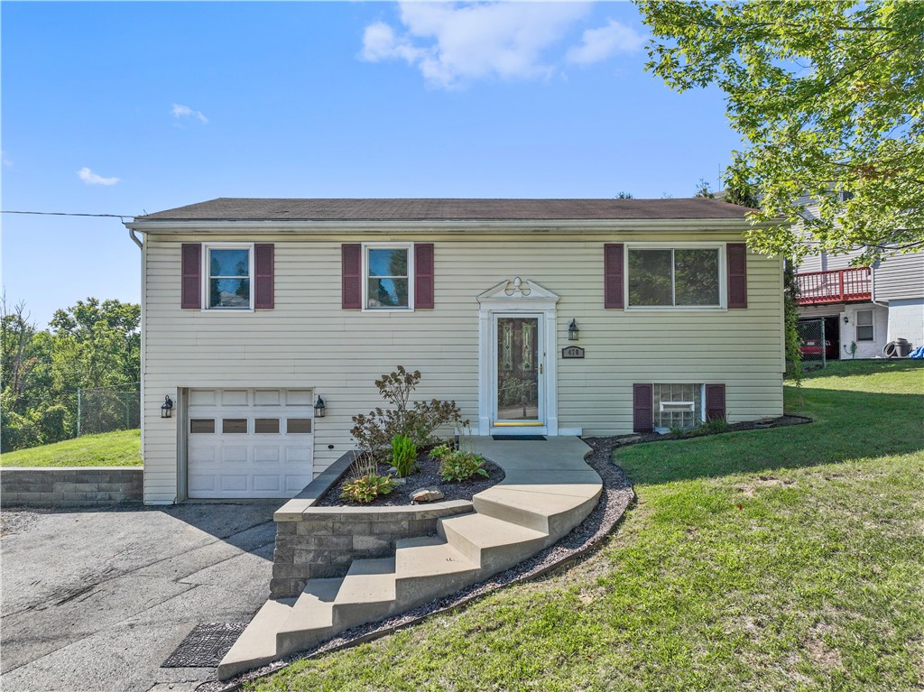 Butterfield Dr, Irwin, PA 15642