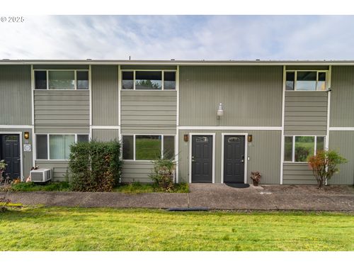 11-885 Ne Sunset St, Roseburg, OR, 97470-2076 | Card Image