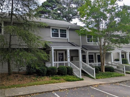2769 Farmstead Rd Se, Smyrna, GA, 30080-2629 | Card Image