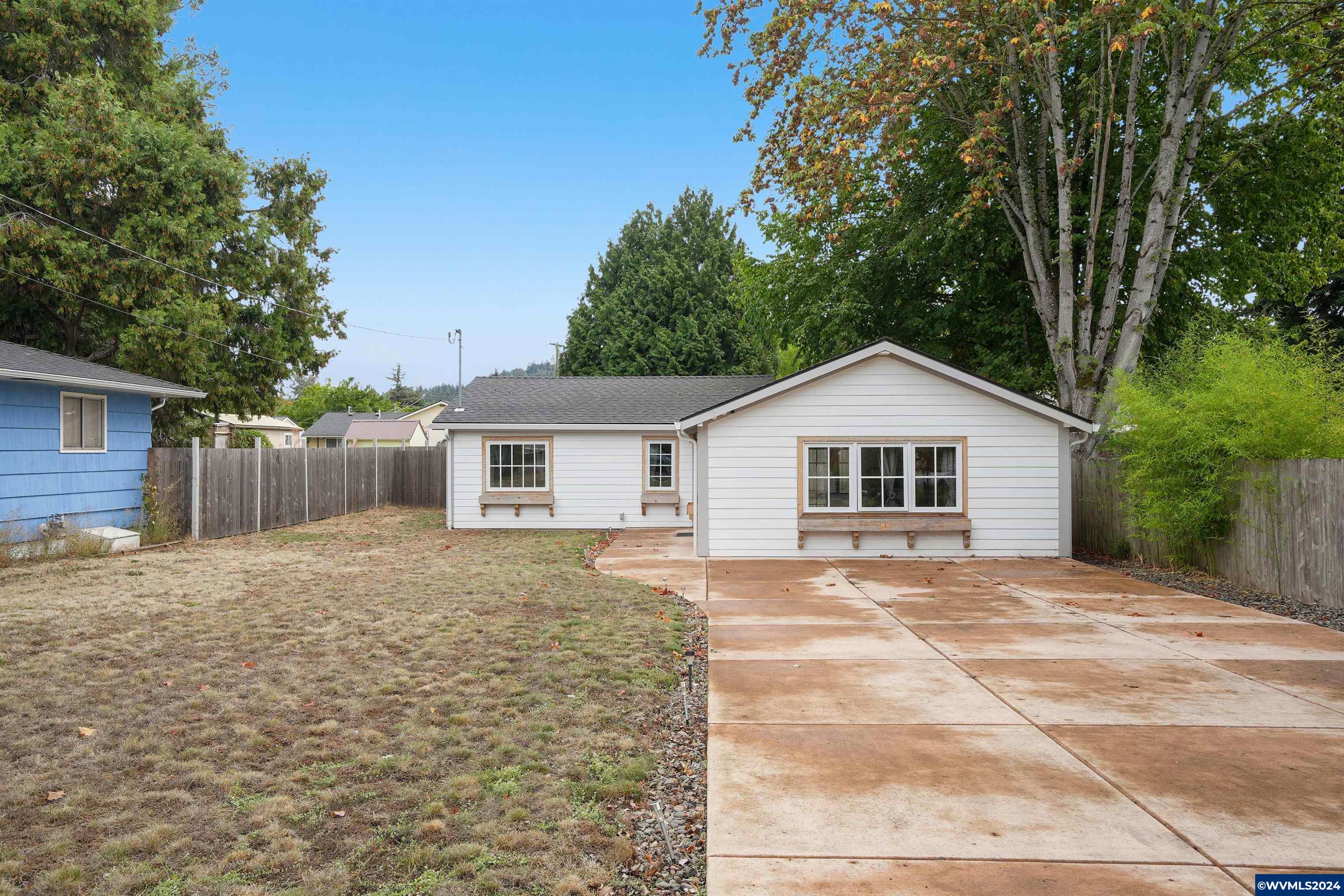 Filbert St, Lebanon, OR 97355