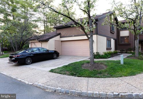 251 Sayre Dr, PRINCETON, NJ, 08540-5811 | Card Image