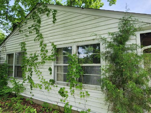 1141 Lindsey St, Charlestown, IN, 47111-1512 | Card Image