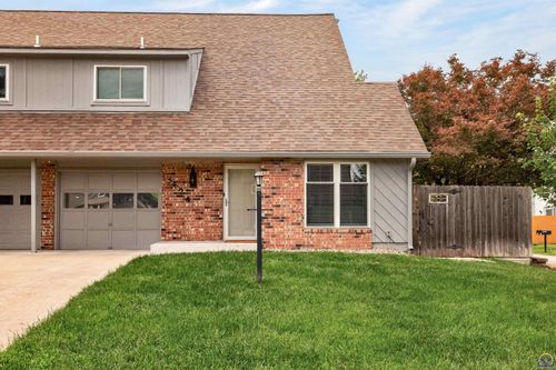 unit-3-5624 Sw Foxcroft North Cir, Topeka, KS, 66614 | Card Image