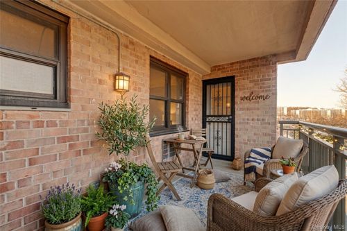 apt-618-505 Central Ave, White Plains, NY, 10606-1544 | Card Image