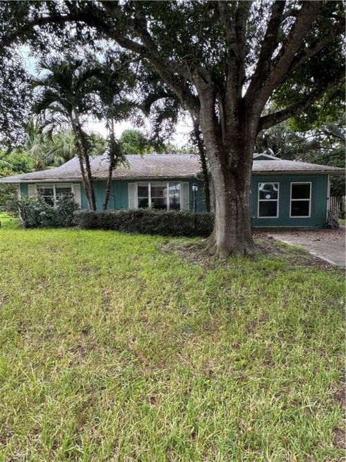 1426 30th Ave, Vero Beach, FL, 32960-3286 | Card Image