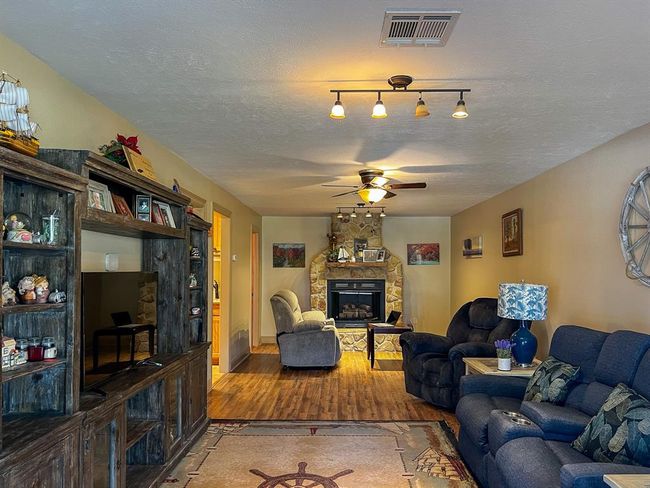 934 N Fm 356, House other with 2 bedrooms, 2 bathrooms and 1 parking in Onalaska TX | Image 4