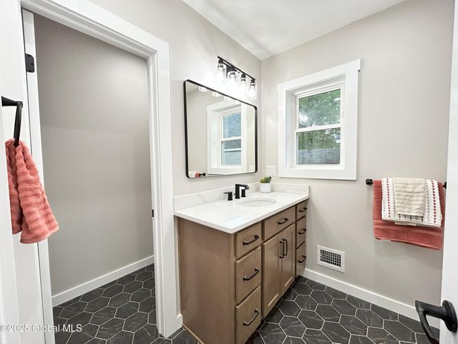 354 Mohawk Ave, House other with 4 bedrooms, 3 bathrooms and 2 parking in Scotia NY | Image 60