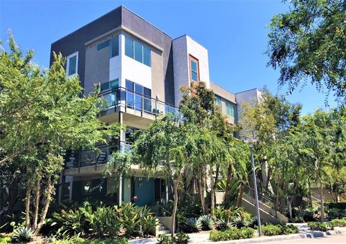 600 Rockfeller, Irvine, CA, 92612 | Card Image