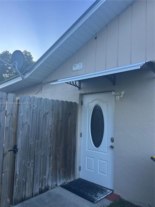 c-4617 Navarre Ave, Sebring, FL, 33872-2129 | Card Image