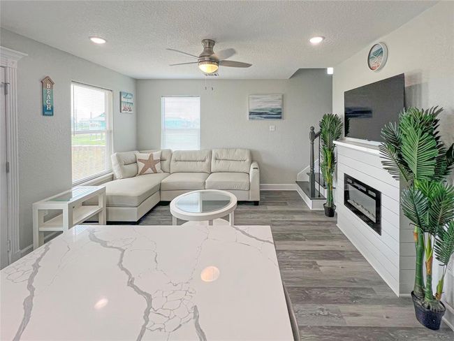 4822 Palm St, House other with 3 bedrooms, 2 bathrooms and null parking in Freeport TX | Image 4
