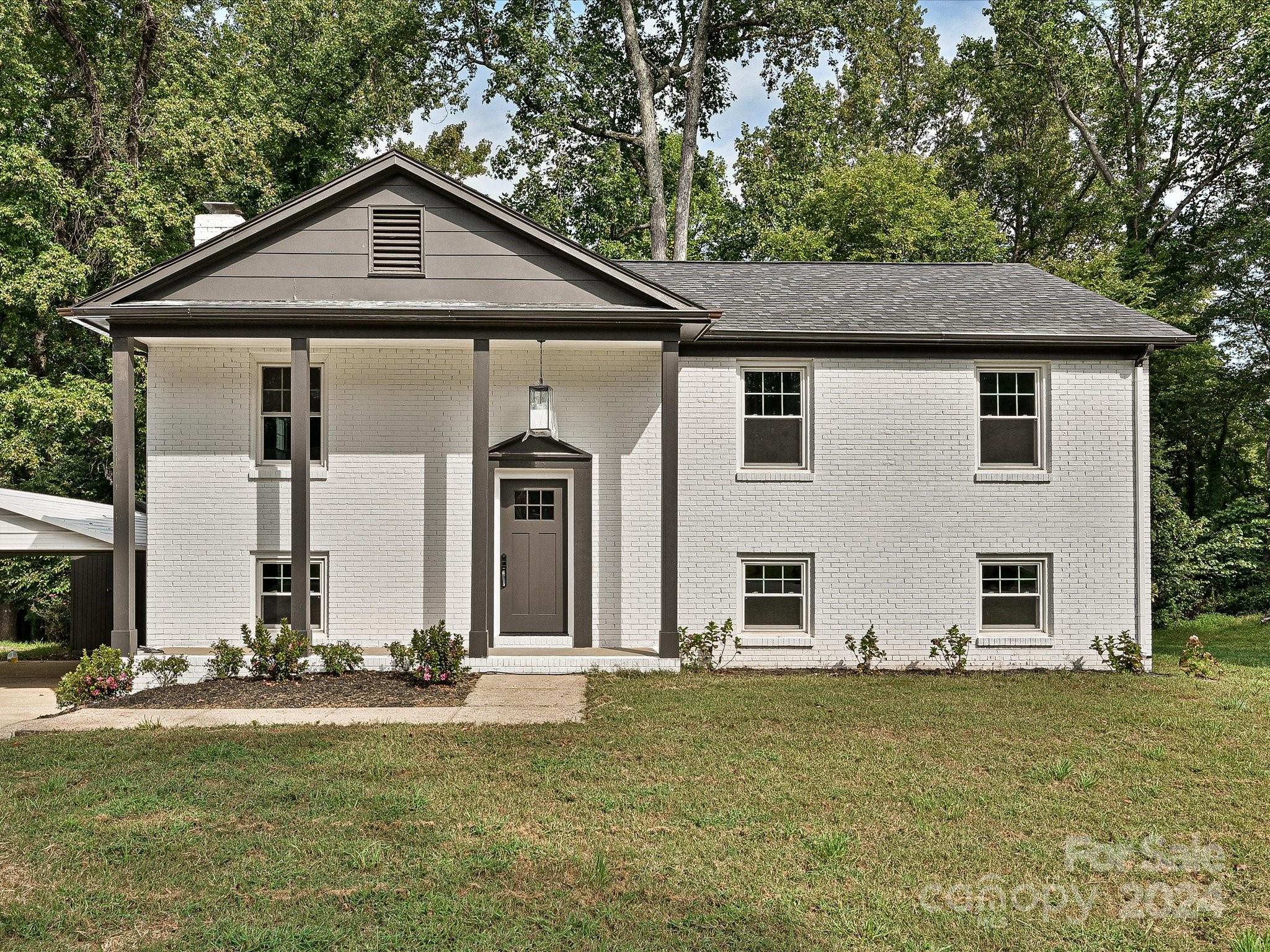 Ludwig Dr, Charlotte, NC 28215