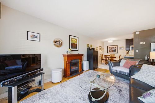 101-123 E 19th St, North Vancouver, BC, V7L2Y9 | Card Image