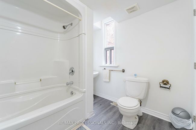 12 O'hara Ave, House attached with 3 bedrooms, 1 bathrooms and 1 parking in Toronto ON | Image 22