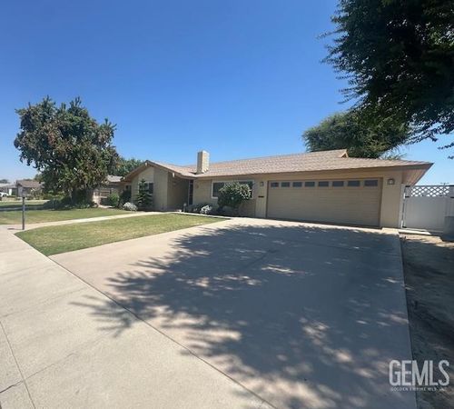 6405 Desert Hills Ave, Bakersfield, CA, 93309-2564 | Card Image