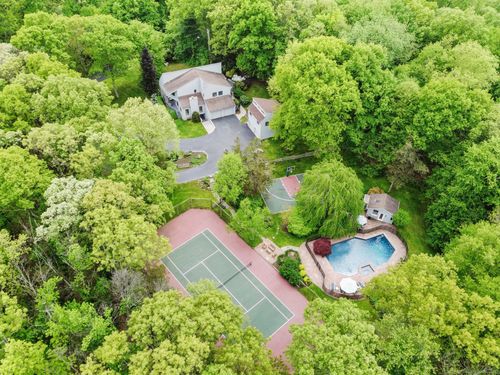 7 White Oak Ln, Weston, CT, 06883-1527 | Card Image
