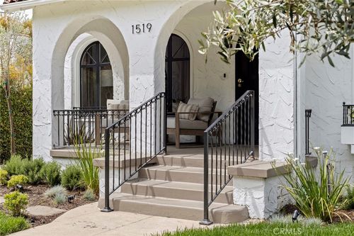 1519 Courtney Ave, LOS ANGELES, CA, 90046-2716 | Card Image