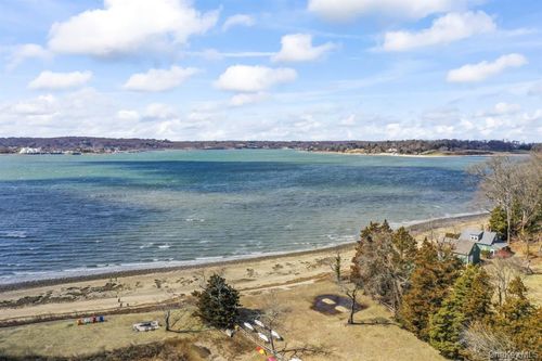 4 Elfland Ct, Oyster Bay, NY, 11771-1805 | Card Image