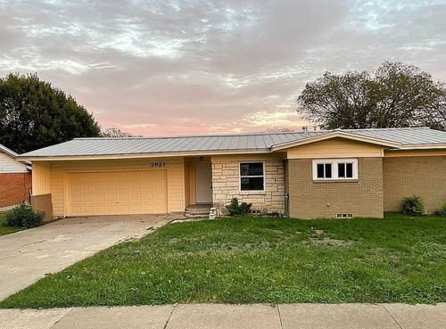 3921 Bonnie Dr, Fort Worth, TX, 76116-7732 | Card Image