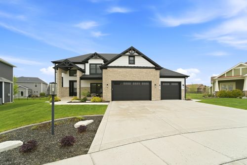 825 Schilling Drive, Crown Point, IN, 46307 | Card Image